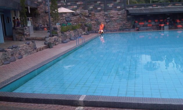 Antralina, 1. Kolam Renang Darajat Pass, 2. Kolam Renang Sabda Alam, 3. Awit Sinar Alam, 4. Kolam Renang Surya Alam, 5. Kolam Renang Purbasari, 6. Kolam Renang Cipanas Sumur Sukasono, 7. Kolam Renang TWA Gunung Papandayan, 8. Kolam Renang Sumber Alam Tasik Madu, 9. Water Boom Bina Garut, 10. Kolam Renang Layung Sari, 11. Kolam Renang Binar Alam Citangtu, 12. Waterboom Tirta Kencana, 13. Kolam Renang Pasir Intan, 15. Kolam Renang Danau Dariza, 16. Sumber Alam Tirtanadi, 17. Kolam Renang di Hotel Augusta, 18. Banyoe Sinergi Mandala, 19. Kolam Renang Lembur Kuring, 20. Kolam Renang Cipanas Indah, 21. Kolam Renang Tirtagangga, 22. WISATA KOLAM AMANAH FAMILY, 23. Matta Waterpark, 24. Mata Air Cigede Cibuyutan, 25. Kolam Renang Cicapar, 26. Kolam Renang Air Panas Banyu Mandala, 27. Kolam Renang Puncak Darajat, 28. Kolam Renang Cahaya Villa, 29. Kolam Renang Antralina Atas