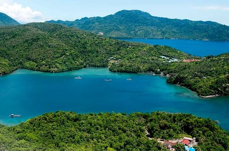 Danau Aneuk Laot via Wowshack, 1. Tugu Nol Kilometer Pulau Weh, 2. Pantai Sumur Tiga, 3. Pantai Anoi Itam, 4. Pantai Ujong Kareung Pulau Weh, 5. Pantai Pasir Putih, 6. Pulau Rubiah Sabang, 7. Pantai Iboih Pulau Weh, 8. Pantai Kasih, 9. Pantai Tapak Gajah, 10. Pulau Klah , 11. Danau Aneuk Laot, 12. Gunung Api Jaboi, 13. Gua Sarang, 14. Museum Sabang, 15. Air Panas Jaboi
