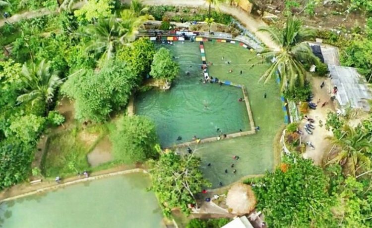 Kolam Alami Nusadanas, 1. Kolam Renang Alami Banyu Mili, 2. Kolam Alami Nusadanas, 3. Pangandaran Waterpark, 4. Green Valley Citumang, 5. Pemandian air panas Cisolok, 6. Citepus Waterpark, 7. Sumber Mata Air Alami Kalibelo, 8. Tirta Husada Swiming Pool, 9. Rumah joglo & Kolam renang Banyu Urip, 10. Kolam Renang Nusa Danas, 11. Kolam Renang Anugrah Padaherang, 12. Kolam Renang Alami Di Wisata Gua Nyalindung Pangandaran, 13. Rahmadani kolam renang
