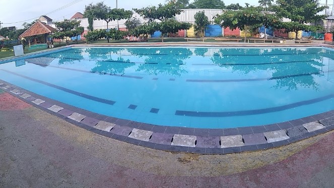 Kolam Renang Antic Palumbonsari, 1. Wonderland Adventure Park, 2. Taruma Leisure Waterpark, 3. Planet Waterboom Cikampek, 4. Waterboom Elmujira, 5. Kolam renang Rawa Sikut, 6. Resinda Sport Club, 7. Kolam Renang Pucung Cikampek, 8. Oase Swimming Club, 9. Kolam Renang PD Prakasa , 10. Cipaga Stone Park, 11. Kampung Turis Water & Adventure Park, 12. Taman Ombak Karawang, 13. Kolam Renang Hud-Hud, 14. Garden Waterpark Pucung, 15. Kolam Renang Antic Palumbonsari, 16. Tirtasari Park & Waterboom, 17. Kolam Renang San Diego Hills, 18. Waterpark Super Splash