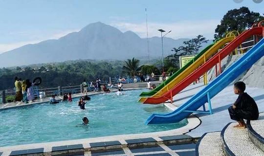 Kolam Renang Aldepos, 1. Kolam Renang ZamZam Tirta – Ciomas, 2. Kolam Renang Gedung Olah Raga Kota Bogor, 3. Water Boom Yasmin Sport Center, 4. Villa Duta Kolam Renang Bogor, 5. Kolam Renang Bukit Cimanggu City – Marcopolo Bogor, 6. Kolam Renang Lake Side Bogor, 7. Kolam Renang di Villa Bogor Indah, 8. Kolam Renang Sagara, 9. Kolam Renang Aston Bogor Nirwana Residence, 10. Kolam Renang Tirtania, 11. Kolam Renang Aldepos, 12. Kolam Renang Gunung Batu, 13. The Jungle Water Adventure, 14. Fishing Valley, 15. Tamansari persada , 16. Hotel Duta Berlian, 17. Billabong, 18. Hotel salak, 19. Perumahan raffless hills