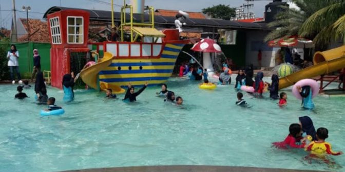 Kolam Renang Pucung, 1. Wonderland Adventure Park, 2. Taruma Leisure Waterpark, 3. Planet Waterboom Cikampek, 4. Waterboom Elmujira, 5. Kolam renang Rawa Sikut, 6. Resinda Sport Club, 7. Kolam Renang Pucung Cikampek, 8. Oase Swimming Club, 9. Kolam Renang PD Prakasa , 10. Cipaga Stone Park, 11. Kampung Turis Water & Adventure Park, 12. Taman Ombak Karawang, 13. Kolam Renang Hud-Hud, 14. Garden Waterpark Pucung, 15. Kolam Renang Antic Palumbonsari, 16. Tirtasari Park & Waterboom, 17. Kolam Renang San Diego Hills, 18. Waterpark Super Splash