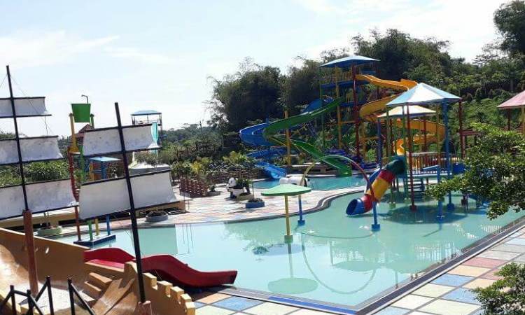Kolam Renang Waterpark Playground, 1. Kolam Renang TMC (Tirta Mulya Cimaung) Waterpark, 2. Taman Batu Purwakarta, 3. Jatiluhur Water World, 4. Kolam Renang Jaya Tirta Abadi, 5. Kolam Renang Giri Tirta Kahuripan, 6. Kolam Renang Tirta Harapan, 7. Kuya Maranggi Waterpark, 8. Kolam Renang Cek Tse Long, 9. Kolam Renang Pesona Panghegar, 10. Kolam Renang Cihanjawar Bojong, 11. Kolam Renang Cisabuk, 12. Kolam Renang Alam Sari Wates, 13. Kolam Renang Hotel Intan Purwakarta, 14. Kolam Renang Harper Purwakarta, 15. Kolam Renang Insan Mulia, 16. Kolam Renang Waterpark Playground, 17. Kolam Renang Kirara, 18. Kolam Renang Tajur Indah, 19. Kolam Renang Oasis Plered, 20. Kolam Renang Cijanun, 21. Kolam Renang Pusaka Waterpark