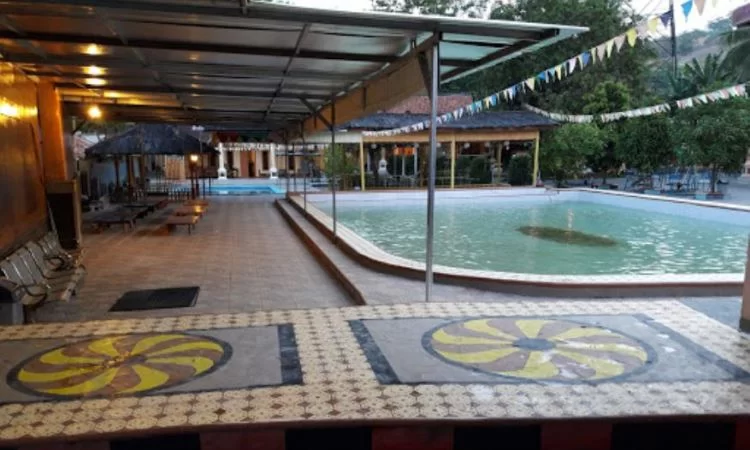 Tajur Indah, 1. Kolam Renang TMC (Tirta Mulya Cimaung) Waterpark, 2. Taman Batu Purwakarta, 3. Jatiluhur Water World, 4. Kolam Renang Jaya Tirta Abadi, 5. Kolam Renang Giri Tirta Kahuripan, 6. Kolam Renang Tirta Harapan, 7. Kuya Maranggi Waterpark, 8. Kolam Renang Cek Tse Long, 9. Kolam Renang Pesona Panghegar, 10. Kolam Renang Cihanjawar Bojong, 11. Kolam Renang Cisabuk, 12. Kolam Renang Alam Sari Wates, 13. Kolam Renang Hotel Intan Purwakarta, 14. Kolam Renang Harper Purwakarta, 15. Kolam Renang Insan Mulia, 16. Kolam Renang Waterpark Playground, 17. Kolam Renang Kirara, 18. Kolam Renang Tajur Indah, 19. Kolam Renang Oasis Plered, 20. Kolam Renang Cijanun, 21. Kolam Renang Pusaka Waterpark