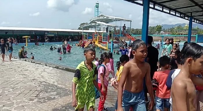 Kolam Renang Tirta Bagja Via Baraknews, 1. Waterpark Tirta Sumber Jaya Cipangalun, 2. Kolam renang Tirta Pasir Raya, 3. Sukahaji Waterboom , 4. Kolam Renang Tirta Bagja, 5. Kolam Renang Tirta Sejuk, 6. Kolam Renang Cadas Ngampar , 7. Jati Sewu Cibungbang, 8. Kolam Renang D’i Jimat, 9. Kolam Renang Tiara, 10. Kolam Renang Tirta Winaya, 11. Kolam Renang Gunung Daweg, 12. Tirta Nurani, 13. Kolam Renang The Priangan Hotel Ciamis, 14. Kolam renang Tirta Mandala, 15. Kolam Renang Setra Sari, 16. Kolam Renang Cilongok Damai, 17. Kolam Renang Samida Indah