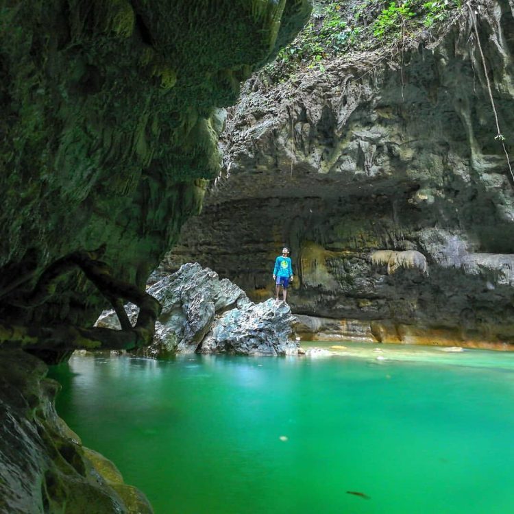 Salo Marungnge, 1. Puncak Padel, 2. Puncak Goa Kelling, 3. Pantai Tete, 4. Bola Soba, 5. Tanjung Pallete, 6. Air Terjun Baruga, 7. Salo Marungnge, 8. Taman Arung Palakka, 9. Air Terjun Lamasua, 10. Puncak Lima Jari, 11. Air Terjun Ladenring, 12. Puncak Battoa, 13. Museum Lapawawoi, 14. Telapak Kaki Arung Palakka, 15. Goa Mampu, 16. Sumpang Labbu, 17. Pemandian Putri Bilqis, 18. Pelabuhan Bajoe, 19. Pulau Tangkulara, 20. Permandian Lanca, 21. Pantai Cappa Ujung