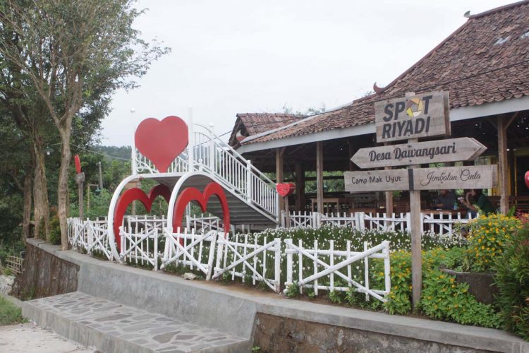 Spot Riyadi via Gudeg, Tempat Ngopi di Jogja Murah, Tempat Ngopi di Jogja Malam Hari, Tempat Ngopi Enak Jogja, Tempat Ngopi Terkenal di Jogja, Tempat Ngopi Unik Jogja, Tempat Ngopi Wifi Jogja, Tempat Nongkrong Ngopi Jajanan di Jogja, Rekomendasi Tempat Ngopi Hits di Jogja