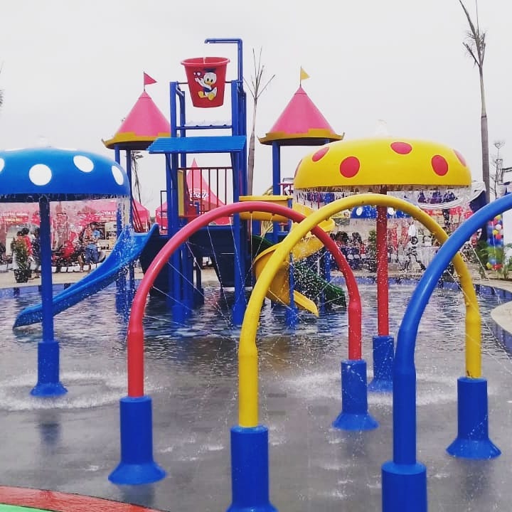 Super Splash Waterpark, 1. Wonderland Adventure Park, 2. Taruma Leisure Waterpark, 3. Planet Waterboom Cikampek, 4. Waterboom Elmujira, 5. Kolam renang Rawa Sikut, 6. Resinda Sport Club, 7. Kolam Renang Pucung Cikampek, 8. Oase Swimming Club, 9. Kolam Renang PD Prakasa , 10. Cipaga Stone Park, 11. Kampung Turis Water & Adventure Park, 12. Taman Ombak Karawang, 13. Kolam Renang Hud-Hud, 14. Garden Waterpark Pucung, 15. Kolam Renang Antic Palumbonsari, 16. Tirtasari Park & Waterboom, 17. Kolam Renang San Diego Hills, 18. Waterpark Super Splash
