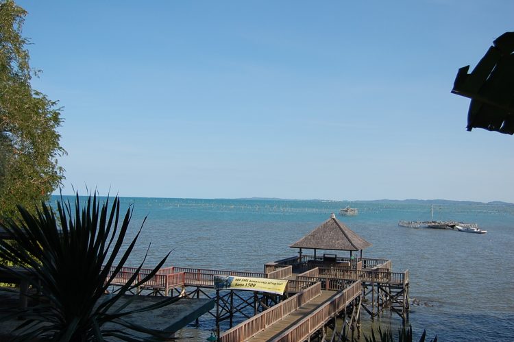 Tanjung Pallete, 1. Puncak Padel, 2. Puncak Goa Kelling, 3. Pantai Tete, 4. Bola Soba, 5. Tanjung Pallete, 6. Air Terjun Baruga, 7. Salo Marungnge, 8. Taman Arung Palakka, 9. Air Terjun Lamasua, 10. Puncak Lima Jari, 11. Air Terjun Ladenring, 12. Puncak Battoa, 13. Museum Lapawawoi, 14. Telapak Kaki Arung Palakka, 15. Goa Mampu, 16. Sumpang Labbu, 17. Pemandian Putri Bilqis, 18. Pelabuhan Bajoe, 19. Pulau Tangkulara, 20. Permandian Lanca, 21. Pantai Cappa Ujung