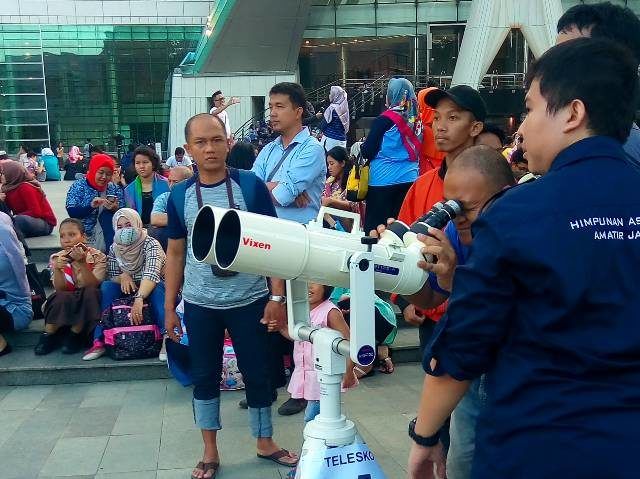 Teleskop Observatorium untuk mengamati benda angkasa, Informasi Umum, Wisata Edukasi Planetarium Jakarta, Sejarah Planetarium Jakarta, Lokasi Planetarium TIM, Rute Menuju Wisata Edukasi Cikini, Harga Tiket Masuk Planetarium Jakarta, Jam Operasional, Aktivitas Seru di Planetarium Jakarta, Fasilitas Pendukung