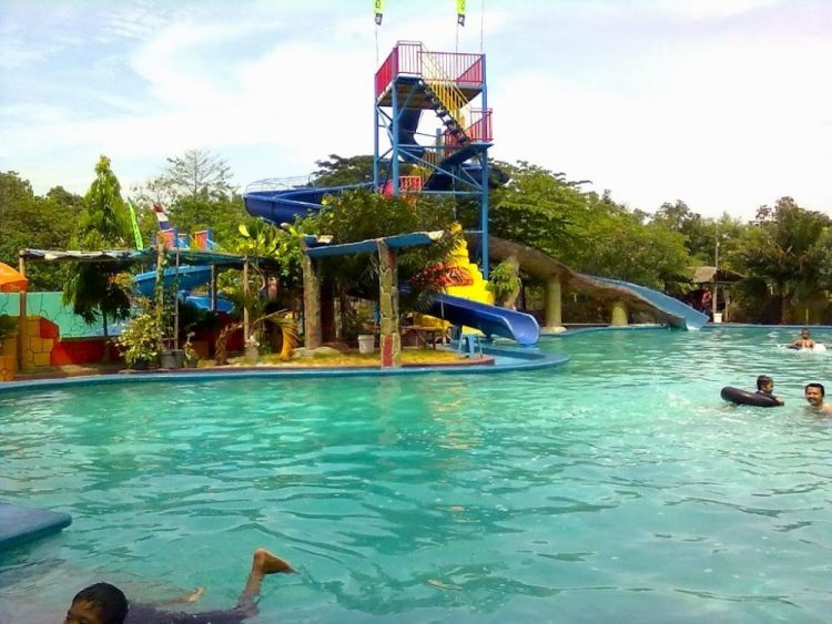 Tiga Bintang Firdaus Waterpark, 1. Bojong Sari Indah, 2. Agung Fantasi Waterpark, 3. Tiga Bintang Firdaus Waterpark, 4. Kolam Renang Tirta Pesona, 5. Kolam Renang Tirta Nadi, 6. Kolam Renang Tirta Kencana, 7. Kolam Renang Hotel Prima, 8. Waterboom Tirta Djaya, 9. Kolam Renang Wisata Blendung Indah, 10. Agroeduwisata Situ Bolang, 11. Habitat Kolam Renang, GOR, Cafe