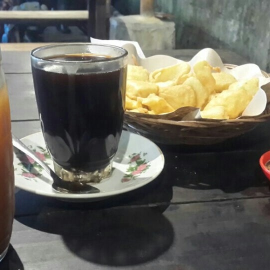 Warung Ngopi Bjong, Tempat Ngopi di Jogja Murah, Tempat Ngopi di Jogja Malam Hari, Tempat Ngopi Enak Jogja, Tempat Ngopi Terkenal di Jogja, Tempat Ngopi Unik Jogja, Tempat Ngopi Wifi Jogja, Tempat Nongkrong Ngopi Jajanan di Jogja, Rekomendasi Tempat Ngopi Hits di Jogja