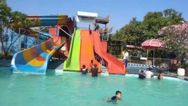 Waterboom Tirta Djaya via Google Maps, 1. Bojong Sari Indah, 2. Agung Fantasi Waterpark, 3. Tiga Bintang Firdaus Waterpark, 4. Kolam Renang Tirta Pesona, 5. Kolam Renang Tirta Nadi, 6. Kolam Renang Tirta Kencana, 7. Kolam Renang Hotel Prima, 8. Waterboom Tirta Djaya, 9. Kolam Renang Wisata Blendung Indah, 10. Agroeduwisata Situ Bolang, 11. Habitat Kolam Renang, GOR, Cafe