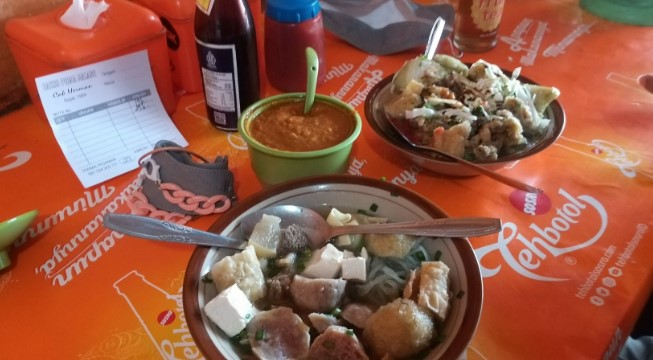 Bakso Prima Cak Herman dyah pangestu, 1. Bakso President, 2. Soto Ayam Lombok Sejak 1955, 3. Ronde Titoni, 4. Rumah Makan Kertanegara, 5. Rumah Makan Cairo, 6. STMJ Pak Sentot, 7. Pos Ketan Legenda 1967 Suhat, 8. Rawon Djenggot, 9. Warung Malam Pak Gatot, 10. Depot Mie Gadjah Mada, 11. Warung Subuh, 12. Sego Goreng Resek (Pak Man), 13. Bakso Prima Cak Herman, 14. Nasi Goreng Jumbo Pak Dji, 15. Sego Ceker Glintung, 16. Tahu Lontong Lonceng, 17. Ceker Setan, 18. Tahwa Agus, 19. Nasi Rawon Pecel Campur Mbak Ten, 20. Tahu Telur Bareng, 21. Puthu Lanang Celaket, 22. Sate Landak Pakis – Depot Sate Bu Ria, 23. Warung Malam Pecel & Rawon Ngaglik , 24. Jagung Bakar & STMJ Jaya Abadi, 25. Sentra Kuliner Sriwijaya, 26. Mie Iblis, 27. Nasi Mawut Pak Iwan, 28. Rumah Makan Inggil, 29. Warung Makan 24 Jam Rawon Cak Wan, 30. Rawon Pak Jenggot, 31. Rawon Pak Jenggot