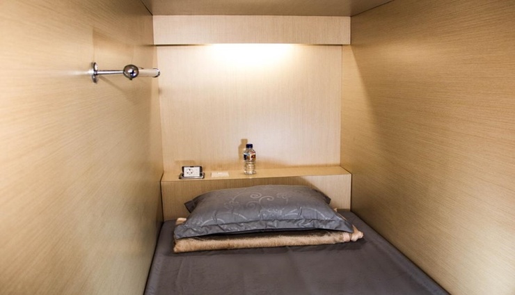 Cubic One Capsule Hotel via Pegipegi, 1. Cubic One Capsule Hotel  , 2. Huize Jon Hostel Malang , 3. Airy Eco Syariah Lowokwaru Ikan Gurami , 4. MaxOne Hotel Malang , 5. Helena Guest House , 6. Kertanegara Premium Guest House, 7. Ibis Styles Malang , 8. Gajahmada Graha Hotel , 9. Omah Kayu Paralayang , 10. Ubud Cottages Malang , 11. Kusuma Agrowisata Hotel, 12. Kedawung Backpacker, 13. Pondok Backpacker, 14. Kampong Tourist, 15. Kavie Hostel, 16. Rumah Larasati, 17. Pondok Backpacker City Square, 18. Palmyra Hostel, 19. Mador Malang Dorm Hostel, 20. Kapal Garden Hotel, 21. Tombro Malang Dorm Hostel, 22. Shakila Guest House