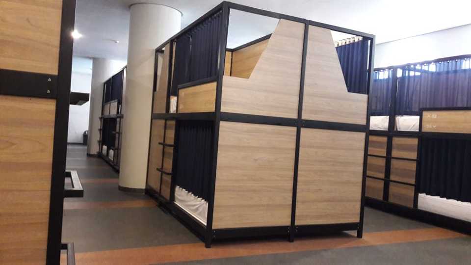 Kapal Garden Hotel va Pegipegi - Penginapan Murah di Malang, 1. Cubic One Capsule Hotel  , 2. Huize Jon Hostel Malang , 3. Airy Eco Syariah Lowokwaru Ikan Gurami , 4. MaxOne Hotel Malang , 5. Helena Guest House , 6. Kertanegara Premium Guest House, 7. Ibis Styles Malang , 8. Gajahmada Graha Hotel , 9. Omah Kayu Paralayang , 10. Ubud Cottages Malang , 11. Kusuma Agrowisata Hotel, 12. Kedawung Backpacker, 13. Pondok Backpacker, 14. Kampong Tourist, 15. Kavie Hostel, 16. Rumah Larasati, 17. Pondok Backpacker City Square, 18. Palmyra Hostel, 19. Mador Malang Dorm Hostel, 20. Kapal Garden Hotel, 21. Tombro Malang Dorm Hostel, 22. Shakila Guest House