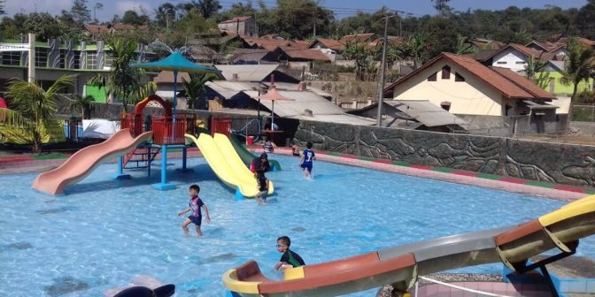 Kolam Air Panyindangan, 1. Kolam Renang Kampung Toga, 2. Kolam Renang Ranca Goyang, 3. Kolam Renang dan Wisata Air Gajah Depa, 4. Kolam Renang Waterboom Paseh, 5. Kolam Renang Saung Cibingbin, 6. Kolam renang Balong Geulis, 7. Kolam Air Panyindangan, 8. Kolam Renang Tirta Ciseda, 9. Kampung Wisata Ciherang
