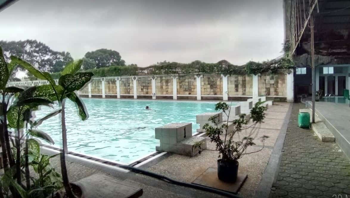 Kolam Renang Asia Dahada, 1. Watersplash Indihiang, 2. Kolam Renang Aboh, 3. Kolam Renang Asia Dahada, 4. Kolam Renang Tirta Sukapura, 5. Kolam Renang Ma’arif, 6. Kolam Renang Tirta Adi Pradana, 7. Teejay Water Park, 8. Kolam Renang Tirta Alam, 9. Taman Rekreasi Mangkubumi Indah, 10. Karang Resik Waterpark, 11. Pasir Pataya, 12. Ampera Waterpark, 13. Kolam Renang Grand Mayasari Estate, 14. Kolam renang segleng AL-HAYYU