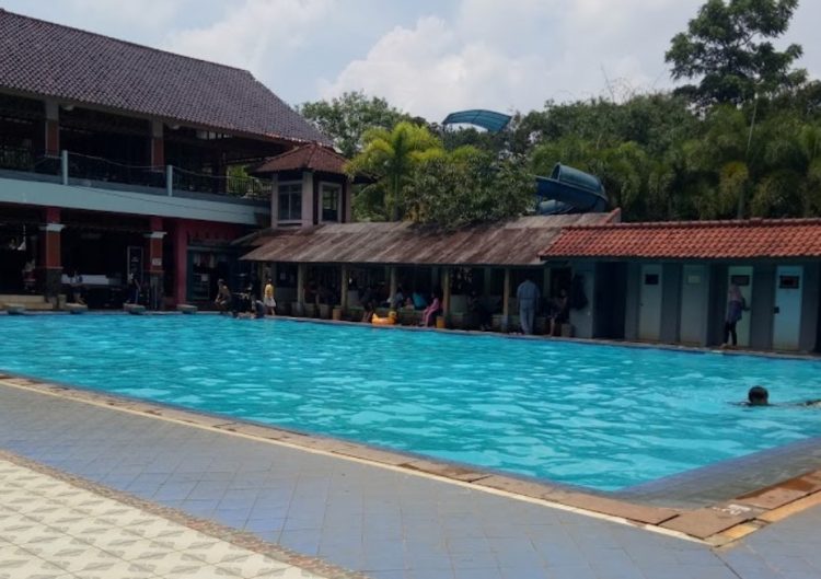 Kolam Renang Situ Citapen, 1. Three Stars, 2. Talaga Warna, 3. Yadika, 4. Planet Water Boom, 5. Taman Wisata Kolam Renang Ciheuleut, 6. Bintang Fantasi, 7. Ciereng Waterboom, 8. Atlantik Waterboom, 9. Kolam Renang Cigayonggong, 10. Kala Hitam Aquatic Center, 11. Kolam Renang Tirta Gara, 12. Kolam Renang Saung Ma Ona, 13. Kolam Renang Situ Citapen, 14. Kolam Renang Tirta Jaya, 15. Kolam Renang Fuspita Alam Sari, 16. Kolam Rendam Leuwi Sari, 17. Tirta Cihaur Angsana, 18. Waterpark Ulin De’ Situ