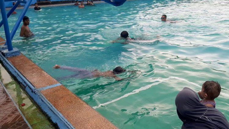 Kolam Renang Sukaria Tambun via Youtube Mister Bule, 1. Kolam Renang Taman Harapan Baru (THB), 2. Kolam Renang Bintang Sport Center, 3. Sport Club Harapan Indah, 4. Kolam Renang Galaxy Tirta Mas, 5. Venetian Water Carnaval, 6. Hafana Tirta Sport Centre, 7. Pandu Jaya Sport, 8. Kolam Renang Sukaria Tambun, 9. Kolam Renang Sarang Walet (Tutup), 10. Kolam Renang Jaka Permai Waterpark, 11. Kolam Renang Elmos, 12. Kolam Renang Metland Tambun, 13. Kolam Renang Persada Kemala, 14. Kolam Renang Pesona Anggrek, 15. Kolam Renang Maharani, 16. Kolam Renang Hobi – Hobi, 17. Water Splash waterpark, 18. Kolam Renang Woodhill, 19. Kolam Renang Sabun, 20. Pandu Jaya Sport Center, 21. Intan Lestari, 22. Kolam Renang Permata Timur, 23. De Wood Family Club, 24. Go!Wet Waterpark Grand Wisata Tambun, 25. Waterboom Lippo Cikarang, 26. Columbus Waterpark Mutiara Gading Timur, 27. Funpark Waterboom (BTR), 28. Sirkus Waterplay Jati Asih, 29. Transera Waterpark Harapan Indah