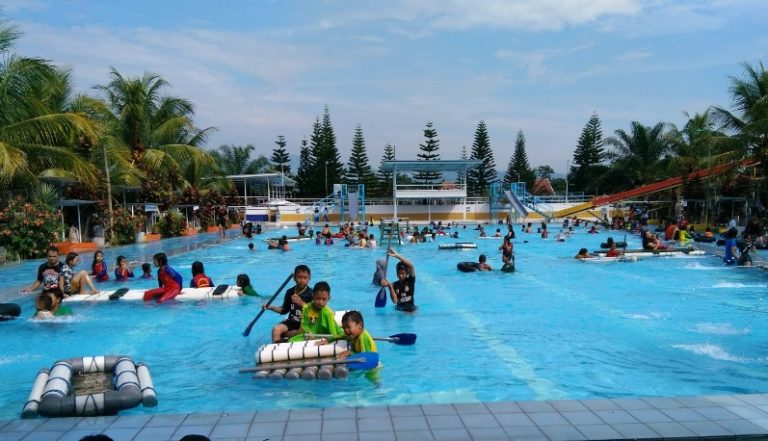 Kolam Renang Ranca Goyang, 1. Kolam Renang Kampung Toga, 2. Kolam Renang Ranca Goyang, 3. Kolam Renang dan Wisata Air Gajah Depa, 4. Kolam Renang Waterboom Paseh, 5. Kolam Renang Saung Cibingbin, 6. Kolam renang Balong Geulis, 7. Kolam Air Panyindangan, 8. Kolam Renang Tirta Ciseda, 9. Kampung Wisata Ciherang