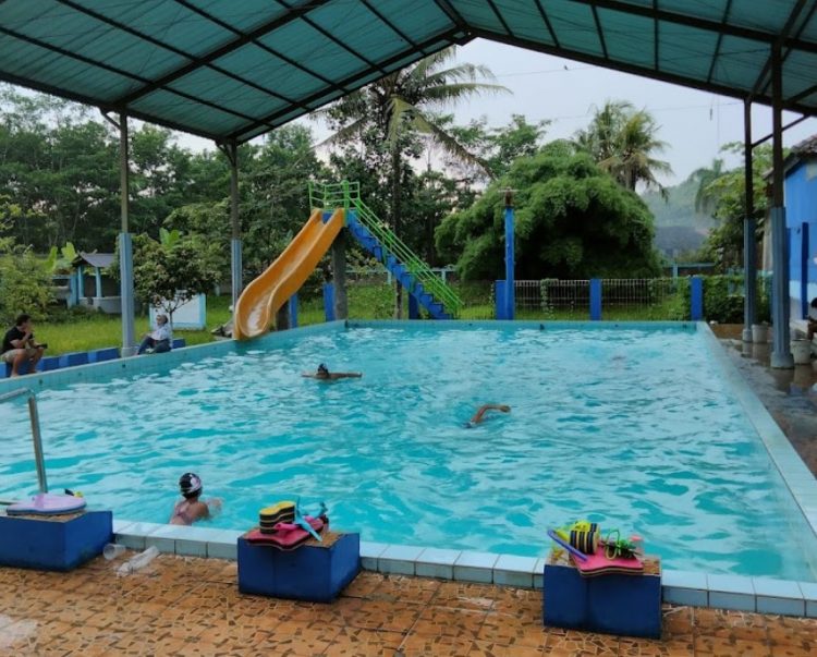 Kolam Renang Tirta Alam, 1. Kolam Renang Ganesha, 2. Kolam Renang Baru, 3. Kolam renang Tirta Alam, 4. Kolam Renang ARAFA, 5. Kolam renang Tirta Indah Sindanggalih, 6. Kolam Renang Selaras Prima, 7. Banjar Water Park, 8. KOLAM RENANG BABYBOBA