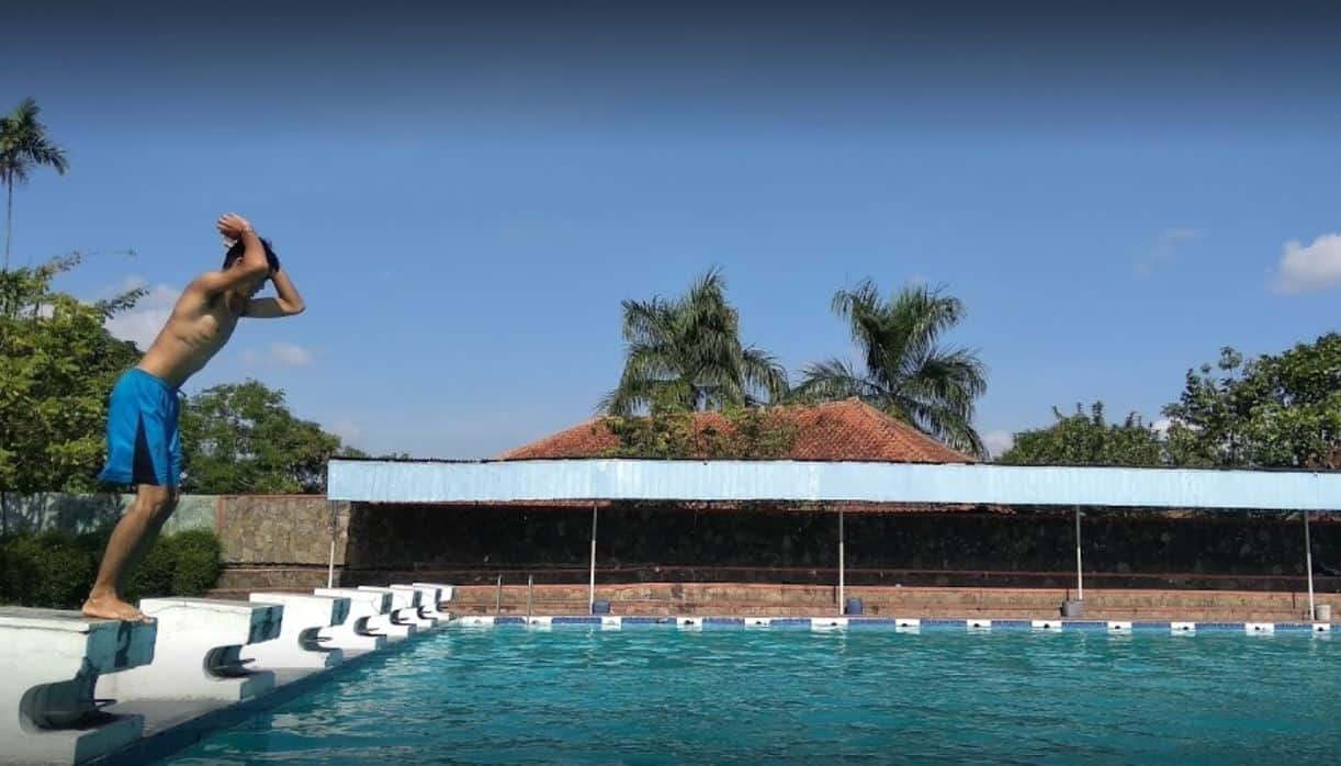 Kolam Renang Tirta Sukapura, 1. Watersplash Indihiang, 2. Kolam Renang Aboh, 3. Kolam Renang Asia Dahada, 4. Kolam Renang Tirta Sukapura, 5. Kolam Renang Ma’arif, 6. Kolam Renang Tirta Adi Pradana, 7. Teejay Water Park, 8. Kolam Renang Tirta Alam, 9. Taman Rekreasi Mangkubumi Indah, 10. Karang Resik Waterpark, 11. Pasir Pataya, 12. Ampera Waterpark, 13. Kolam Renang Grand Mayasari Estate, 14. Kolam renang segleng AL-HAYYU