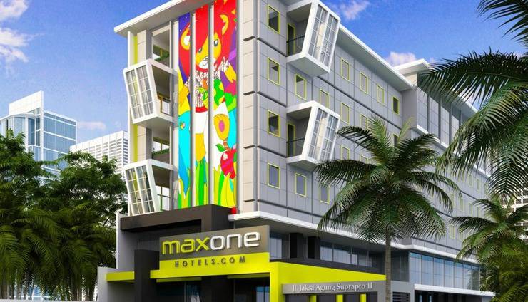 MaxOne Hotel Malang via Dailyhotels, 1. Cubic One Capsule Hotel  , 2. Huize Jon Hostel Malang , 3. Airy Eco Syariah Lowokwaru Ikan Gurami , 4. MaxOne Hotel Malang , 5. Helena Guest House , 6. Kertanegara Premium Guest House, 7. Ibis Styles Malang , 8. Gajahmada Graha Hotel , 9. Omah Kayu Paralayang , 10. Ubud Cottages Malang , 11. Kusuma Agrowisata Hotel, 12. Kedawung Backpacker, 13. Pondok Backpacker, 14. Kampong Tourist, 15. Kavie Hostel, 16. Rumah Larasati, 17. Pondok Backpacker City Square, 18. Palmyra Hostel, 19. Mador Malang Dorm Hostel, 20. Kapal Garden Hotel, 21. Tombro Malang Dorm Hostel, 22. Shakila Guest House