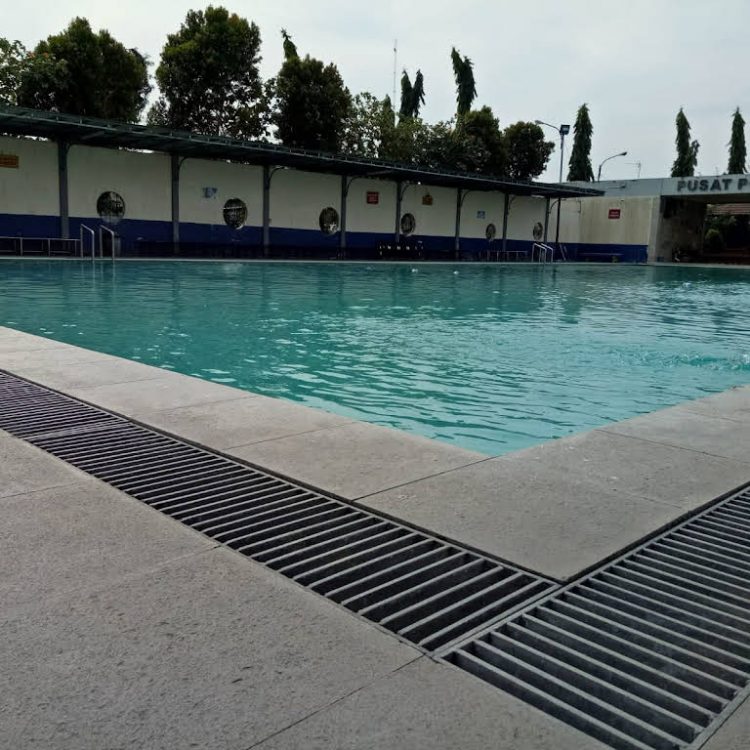 Pandu Jaya Sport, 1. Kolam Renang Taman Harapan Baru (THB), 2. Kolam Renang Bintang Sport Center, 3. Sport Club Harapan Indah, 4. Kolam Renang Galaxy Tirta Mas, 5. Venetian Water Carnaval, 6. Hafana Tirta Sport Centre, 7. Pandu Jaya Sport, 8. Kolam Renang Sukaria Tambun, 9. Kolam Renang Sarang Walet (Tutup), 10. Kolam Renang Jaka Permai Waterpark, 11. Kolam Renang Elmos, 12. Kolam Renang Metland Tambun, 13. Kolam Renang Persada Kemala, 14. Kolam Renang Pesona Anggrek, 15. Kolam Renang Maharani, 16. Kolam Renang Hobi – Hobi, 17. Water Splash waterpark, 18. Kolam Renang Woodhill, 19. Kolam Renang Sabun, 20. Pandu Jaya Sport Center, 21. Intan Lestari, 22. Kolam Renang Permata Timur, 23. De Wood Family Club, 24. Go!Wet Waterpark Grand Wisata Tambun, 25. Waterboom Lippo Cikarang, 26. Columbus Waterpark Mutiara Gading Timur, 27. Funpark Waterboom (BTR), 28. Sirkus Waterplay Jati Asih, 29. Transera Waterpark Harapan Indah