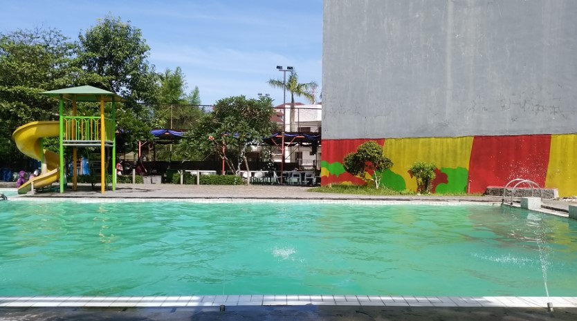 Swimming Pool Intan Lestari Moh Ichwanuddin, 1. Kolam Renang Taman Harapan Baru (THB), 2. Kolam Renang Bintang Sport Center, 3. Sport Club Harapan Indah, 4. Kolam Renang Galaxy Tirta Mas, 5. Venetian Water Carnaval, 6. Hafana Tirta Sport Centre, 7. Pandu Jaya Sport, 8. Kolam Renang Sukaria Tambun, 9. Kolam Renang Sarang Walet (Tutup), 10. Kolam Renang Jaka Permai Waterpark, 11. Kolam Renang Elmos, 12. Kolam Renang Metland Tambun, 13. Kolam Renang Persada Kemala, 14. Kolam Renang Pesona Anggrek, 15. Kolam Renang Maharani, 16. Kolam Renang Hobi – Hobi, 17. Water Splash waterpark, 18. Kolam Renang Woodhill, 19. Kolam Renang Sabun, 20. Pandu Jaya Sport Center, 21. Intan Lestari, 22. Kolam Renang Permata Timur, 23. De Wood Family Club, 24. Go!Wet Waterpark Grand Wisata Tambun, 25. Waterboom Lippo Cikarang, 26. Columbus Waterpark Mutiara Gading Timur, 27. Funpark Waterboom (BTR), 28. Sirkus Waterplay Jati Asih, 29. Transera Waterpark Harapan Indah