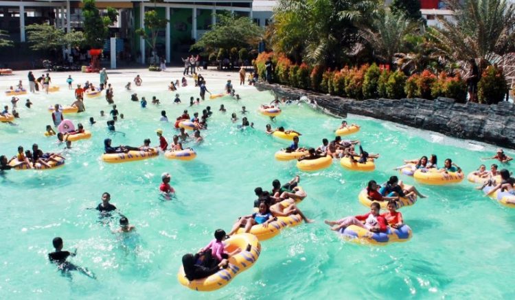 Teejay Water Park, 1. Watersplash Indihiang, 2. Kolam Renang Aboh, 3. Kolam Renang Asia Dahada, 4. Kolam Renang Tirta Sukapura, 5. Kolam Renang Ma’arif, 6. Kolam Renang Tirta Adi Pradana, 7. Teejay Water Park, 8. Kolam Renang Tirta Alam, 9. Taman Rekreasi Mangkubumi Indah, 10. Karang Resik Waterpark, 11. Pasir Pataya, 12. Ampera Waterpark, 13. Kolam Renang Grand Mayasari Estate, 14. Kolam renang segleng AL-HAYYU