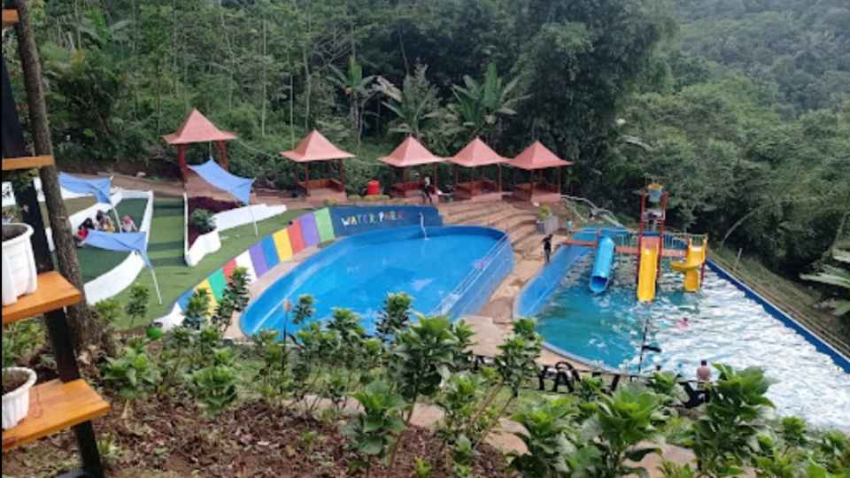 Foto Waykambang Edupark, sumber Google Maps @Waykambang Edupark, 1. Kolam Renang Wisata Gajah Mada Sport Center, 2. Kolam Renang Bandar EcoPark, 3. Waterboom Bina Garut, 4. Wisata Kampung Kalisalak Park, 5. Waykambang Edupark, 6. Kolam Renang Tirta Asri, 7. Kolam Ciblon Pandawa Jostim, 8. Wisata Kolam Renang Cokro Kembang, 9. Kolam Renang Laguna Sendang Sari, 10. Kolam Renang Karanganyar Trunk, 11. Kolam Renang Tirta Aribawa Bandar, 12. Kolam Renang THR Kramat, 13. Kolam Renang Bukit Sri Gunung, 14. Kolam Renang Batang Tirtayasa