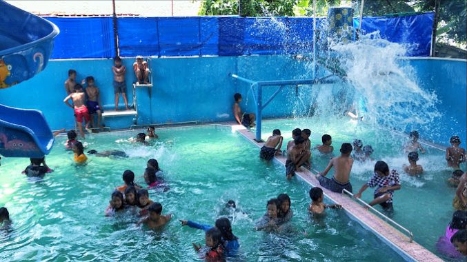 Kolam Renang Batang Tirtayasa, 1. Kolam Renang Wisata Gajah Mada Sport Center, 2. Kolam Renang Bandar EcoPark, 3. Waterboom Bina Garut, 4. Wisata Kampung Kalisalak Park, 5. Waykambang Edupark, 6. Kolam Renang Tirta Asri, 7. Kolam Ciblon Pandawa Jostim, 8. Wisata Kolam Renang Cokro Kembang, 9. Kolam Renang Laguna Sendang Sari, 10. Kolam Renang Karanganyar Trunk, 11. Kolam Renang Tirta Aribawa Bandar, 12. Kolam Renang THR Kramat, 13. Kolam Renang Bukit Sri Gunung, 14. Kolam Renang Batang Tirtayasa
