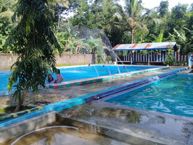 Kolam Renang Tirtayasa, 1. Kolam Renang Serulingmas, 2. Kolam Renang Adipasir Utara, 3. Kolam Renang Loka Tirta, 4. Kolam Renang Tirtayasa, 5. Kolam Renang Tirta Teja, 6. Kolam Renang D’Giana, 7. Surya Yudha Park, 8. Kolam Renang Cangkring, 9. Serayu Waterpark, 10. D’Qiano Hot Spring Waterpark, 11. MINORIA WATER PARK, 12. KOLAM CINTA PETUGURAN, 13. KOLAM RENANG UMAH SAWAH KALISENGGE GUMELEM WETAN, 14. KOLAM RENANG TIRTA SUMBER REJA