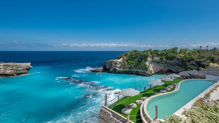 Blue Lagoon, Nusa Ceningan, 1. Air Terjun Tegenungan di Gianyar, 2. Pantai Atuh Nusa Penida, 3. Air Terjun Tibumana, 4. Air Terjun Sekumpul, 5. Pulau Menjangan, 6. Pantai Suluban, 7. Belayu Florist, 8. Air Terjun Kanto lampo, 9. Bandung Waterfall, 10. Bukit Mende, 11. Ladang Bunga Gemitir (Marigold) Desa Temukus, 12. Air Terjun Tukad Cepung, 13. Leke Leke Waterfall, 14. Tukad Melangit, Antugan, 15. Ngarai Rahasia di Sukawati, Hidden Canyon Beji Guwang, 16. Angel’s Billabong, 17. Secret Gardens of Sambangan, 18. Bukit Teletubbies di Nusa Penida, 19. Air Terjun Peguyangan, Nusa Penida, 20. Pantai Melasti (Ungasan), 21. Gunung Batur Desa Pinggan, 22. Tebing hijau dan gua kecil di Undisan, Bangli, 23. Water Blow Nusa Dua, 24. Tebing Banah, Nusa Penida, 25. Blue Lagoon, Nusa Ceningan, 26. Bukit Asah, 27. Pasih Uwug, 28. Pantai Tegal Wangi, 29. Pantai Yeh Leh, 30. Diamond Beach, 31. Gunung Payung Secret Beach, 32. Rafting di Sungai Ayung Ubud, 33. Bukit Campuhan, 34. Kolam Pemandian Tirta Ujung