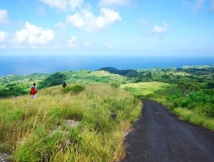 Bukit Teletubbies di Nusa Penida via cacatuahuns, 1. Air Terjun Tegenungan di Gianyar, 2. Pantai Atuh Nusa Penida, 3. Air Terjun Tibumana, 4. Air Terjun Sekumpul, 5. Pulau Menjangan, 6. Pantai Suluban, 7. Belayu Florist, 8. Air Terjun Kanto lampo, 9. Bandung Waterfall, 10. Bukit Mende, 11. Ladang Bunga Gemitir (Marigold) Desa Temukus, 12. Air Terjun Tukad Cepung, 13. Leke Leke Waterfall, 14. Tukad Melangit, Antugan, 15. Ngarai Rahasia di Sukawati, Hidden Canyon Beji Guwang, 16. Angel’s Billabong, 17. Secret Gardens of Sambangan, 18. Bukit Teletubbies di Nusa Penida, 19. Air Terjun Peguyangan, Nusa Penida, 20. Pantai Melasti (Ungasan), 21. Gunung Batur Desa Pinggan, 22. Tebing hijau dan gua kecil di Undisan, Bangli, 23. Water Blow Nusa Dua, 24. Tebing Banah, Nusa Penida, 25. Blue Lagoon, Nusa Ceningan, 26. Bukit Asah, 27. Pasih Uwug, 28. Pantai Tegal Wangi, 29. Pantai Yeh Leh, 30. Diamond Beach, 31. Gunung Payung Secret Beach, 32. Rafting di Sungai Ayung Ubud, 33. Bukit Campuhan, 34. Kolam Pemandian Tirta Ujung