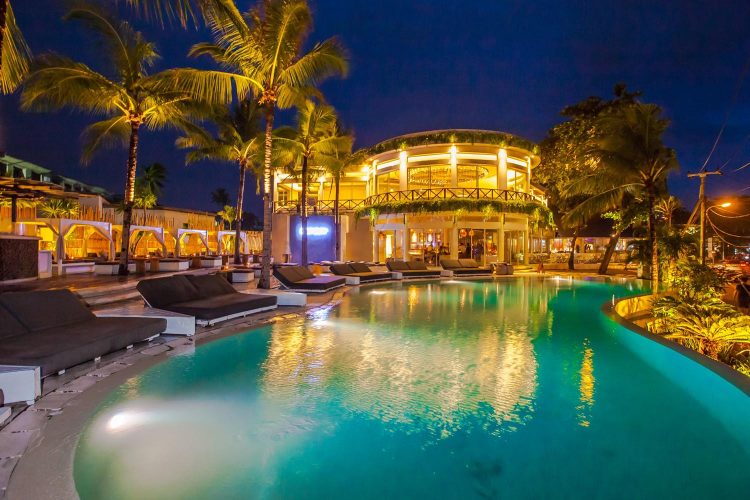 Cocoon Beach Club 23 Tempat Wisata Malam di Bali Terbaik & Terfavorit Wisatawan, 1. Nol Kilometer Denpasar, 2. Pasar Kreneng Denpasar, 3. Sunset di Pantai Kuta dan Pantai Semiyak, 4. Pantai Purnama, 5. Uluwatu Surf Villa, 6. Cocoon Beach Club, 7. Pantai Jimbaran, 8. SKY GARDEN BAR BALI, 9. Eikon Bar & Lounge, 10. Bali Zoo, 11. Garuda Wisnu Kencana, 12. DISCOVERY SHOPPING MALL, 13. Taman Kumbasari, 14. Art Center Denpasar, 15. Monumen Bajra Sandhi, 16. El Kabron Restaurant, 17. TAMAN STONEHENGE PANTAI PURNAMA, 18. Pura Uluwatu, 19. La Laguna, 20. Nusa Penida, 21. Paradiso Ubud