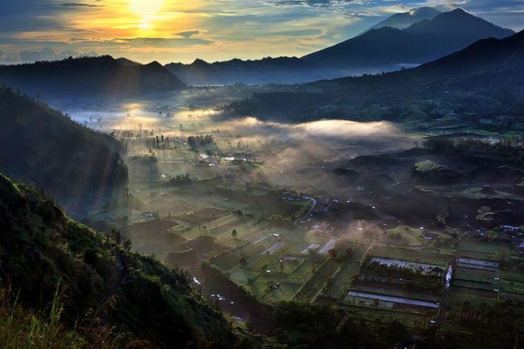 Gunung Batur Desa Pinggan via MAde Suwita, 1. Air Terjun Tegenungan di Gianyar, 2. Pantai Atuh Nusa Penida, 3. Air Terjun Tibumana, 4. Air Terjun Sekumpul, 5. Pulau Menjangan, 6. Pantai Suluban, 7. Belayu Florist, 8. Air Terjun Kanto lampo, 9. Bandung Waterfall, 10. Bukit Mende, 11. Ladang Bunga Gemitir (Marigold) Desa Temukus, 12. Air Terjun Tukad Cepung, 13. Leke Leke Waterfall, 14. Tukad Melangit, Antugan, 15. Ngarai Rahasia di Sukawati, Hidden Canyon Beji Guwang, 16. Angel’s Billabong, 17. Secret Gardens of Sambangan, 18. Bukit Teletubbies di Nusa Penida, 19. Air Terjun Peguyangan, Nusa Penida, 20. Pantai Melasti (Ungasan), 21. Gunung Batur Desa Pinggan, 22. Tebing hijau dan gua kecil di Undisan, Bangli, 23. Water Blow Nusa Dua, 24. Tebing Banah, Nusa Penida, 25. Blue Lagoon, Nusa Ceningan, 26. Bukit Asah, 27. Pasih Uwug, 28. Pantai Tegal Wangi, 29. Pantai Yeh Leh, 30. Diamond Beach, 31. Gunung Payung Secret Beach, 32. Rafting di Sungai Ayung Ubud, 33. Bukit Campuhan, 34. Kolam Pemandian Tirta Ujung