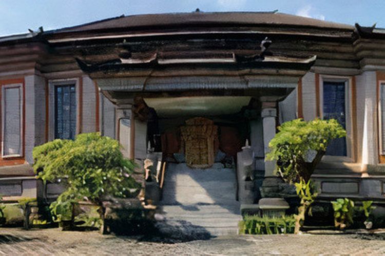 Museum dan Galeri Seni Rudana via Wikimedia, 1. Pura Sakenan, 2. Museum Bali, 3. Taman Budaya Bali, 4. Monumen Bajra Sandhi, 5. Pura Tampak Siring, 6. Tegalalang, 7. D’Tukad River Club, 8. Pasar Seni Ubud, 9. Alas Harum Agrotourism, 10. Bali Strawberry Farm &amp; Restaurant, 11. Rumah Gemuk Bali, 12. Museum dan Galeri Seni Rudana, 13. Patung Bayi, 14. The Blanco Renaissance Museum, 15. Museum ARMA, 16. Museum Seni Neka, 17. Museum Subak, 18. Desa Petulu, 19. Desa Wisata Penglipuran, 20. Desa Coklat Bali, 21. Arung Jeram Sungai Ayung, 22. Pemandian Air Panas Yeh Panes Panatahan, 23. Pemandian Air Panas Angseri, 24. Air Terjun Suwat, 25. Air Terjun Kanto Lampo, 26. Air Terjun Blahmantung, 27. Danau Buyan, 28. Pura Ulun Danu, 29. Goa Gajah, 30. Istana Tampaksiring, 31. Pura Gunung Lebah, 32. Pura Malen, 33. Puri Saren Agung, 34. Pura Taman Saraswati, 35. Pura Tirta Empul, 36. Pura Gunung Kawi, 37. Hidden Canyon Beji Guwang, 38. Taman Kota Ciung Wanara Gianyar, 39. Taman Kota Lumintang, 40. Taman Nusa, 41. Elephant Safari Park, 42. Bali Bird Park, 43. Bali Zoo, 44. Terasering Jatiluwih, 45. Terasering Tegalalang, 46. Bukit Campuhan, 48. Pohon Kayu Putih Desa Bayan, 49. Taman Kupu-kupu, 50. Kebun Raya Bali, 51. The Blooms Garden, 52. Monkey Forest Ubud, 53. Alas Kedaton, 54. Tasta Zoo, 55. Air Terjun Tukad Cepung, 56. Air Terjun Nungnung, 57. Objek Wisata Sangeh, 58. Air Terjun Tegenungan