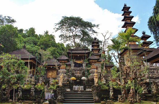 Pura Gunung Lebah via Tripadvisor, 1. Pura Sakenan, 2. Museum Bali, 3. Taman Budaya Bali, 4. Monumen Bajra Sandhi, 5. Pura Tampak Siring, 6. Tegalalang, 7. D’Tukad River Club, 8. Pasar Seni Ubud, 9. Alas Harum Agrotourism, 10. Bali Strawberry Farm &amp; Restaurant, 11. Rumah Gemuk Bali, 12. Museum dan Galeri Seni Rudana, 13. Patung Bayi, 14. The Blanco Renaissance Museum, 15. Museum ARMA, 16. Museum Seni Neka, 17. Museum Subak, 18. Desa Petulu, 19. Desa Wisata Penglipuran, 20. Desa Coklat Bali, 21. Arung Jeram Sungai Ayung, 22. Pemandian Air Panas Yeh Panes Panatahan, 23. Pemandian Air Panas Angseri, 24. Air Terjun Suwat, 25. Air Terjun Kanto Lampo, 26. Air Terjun Blahmantung, 27. Danau Buyan, 28. Pura Ulun Danu, 29. Goa Gajah, 30. Istana Tampaksiring, 31. Pura Gunung Lebah, 32. Pura Malen, 33. Puri Saren Agung, 34. Pura Taman Saraswati, 35. Pura Tirta Empul, 36. Pura Gunung Kawi, 37. Hidden Canyon Beji Guwang, 38. Taman Kota Ciung Wanara Gianyar, 39. Taman Kota Lumintang, 40. Taman Nusa, 41. Elephant Safari Park, 42. Bali Bird Park, 43. Bali Zoo, 44. Terasering Jatiluwih, 45. Terasering Tegalalang, 46. Bukit Campuhan, 48. Pohon Kayu Putih Desa Bayan, 49. Taman Kupu-kupu, 50. Kebun Raya Bali, 51. The Blooms Garden, 52. Monkey Forest Ubud, 53. Alas Kedaton, 54. Tasta Zoo, 55. Air Terjun Tukad Cepung, 56. Air Terjun Nungnung, 57. Objek Wisata Sangeh, 58. Air Terjun Tegenungan