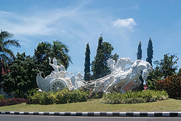 Taman Kota Ciung Wanara Gianyar, 1. Pura Sakenan, 2. Museum Bali, 3. Taman Budaya Bali, 4. Monumen Bajra Sandhi, 5. Pura Tampak Siring, 6. Tegalalang, 7. D’Tukad River Club, 8. Pasar Seni Ubud, 9. Alas Harum Agrotourism, 10. Bali Strawberry Farm &amp; Restaurant, 11. Rumah Gemuk Bali, 12. Museum dan Galeri Seni Rudana, 13. Patung Bayi, 14. The Blanco Renaissance Museum, 15. Museum ARMA, 16. Museum Seni Neka, 17. Museum Subak, 18. Desa Petulu, 19. Desa Wisata Penglipuran, 20. Desa Coklat Bali, 21. Arung Jeram Sungai Ayung, 22. Pemandian Air Panas Yeh Panes Panatahan, 23. Pemandian Air Panas Angseri, 24. Air Terjun Suwat, 25. Air Terjun Kanto Lampo, 26. Air Terjun Blahmantung, 27. Danau Buyan, 28. Pura Ulun Danu, 29. Goa Gajah, 30. Istana Tampaksiring, 31. Pura Gunung Lebah, 32. Pura Malen, 33. Puri Saren Agung, 34. Pura Taman Saraswati, 35. Pura Tirta Empul, 36. Pura Gunung Kawi, 37. Hidden Canyon Beji Guwang, 38. Taman Kota Ciung Wanara Gianyar, 39. Taman Kota Lumintang, 40. Taman Nusa, 41. Elephant Safari Park, 42. Bali Bird Park, 43. Bali Zoo, 44. Terasering Jatiluwih, 45. Terasering Tegalalang, 46. Bukit Campuhan, 48. Pohon Kayu Putih Desa Bayan, 49. Taman Kupu-kupu, 50. Kebun Raya Bali, 51. The Blooms Garden, 52. Monkey Forest Ubud, 53. Alas Kedaton, 54. Tasta Zoo, 55. Air Terjun Tukad Cepung, 56. Air Terjun Nungnung, 57. Objek Wisata Sangeh, 58. Air Terjun Tegenungan