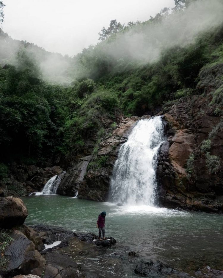 Air Terjun Kedung Panas via Instagram.com @att.muftika, 1. Jurug Terbang, 2. Jurug Waru, 3. Air Terjun Banyu Nget, 4. Air Terjun Pantai Pelang, 5. Air Terjun Songgolangit, 6. Air Terjun Kedung Panas, 7. Air Terjun Wonoasri