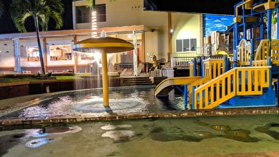Andina Swimming Pool, 1. Jepara Ourland Park, 2. Kolam Renang Alam Moya, 3. Jepara Olympic Pool, 4. Kolam Renang Muria Tirta, 5. Kolam Renang Shinta Pool 1 Jepara, 6. Kolam Renang Shinta Pool 2 Jepara   , 7. Andina Swimming Pool, 8. Tiara Park Waterboom, 9. Kolam Renang Ocean View Residence, 10. Kura-kura Resort, 11. Waterboom Rikan’s, 12. Sentral Park Jepara, 13. Kolam Renang Tombo Ati, 14. Kolam Renang Watu Lumpang Bangsri (WLB), 15. The Palm Beach Resort