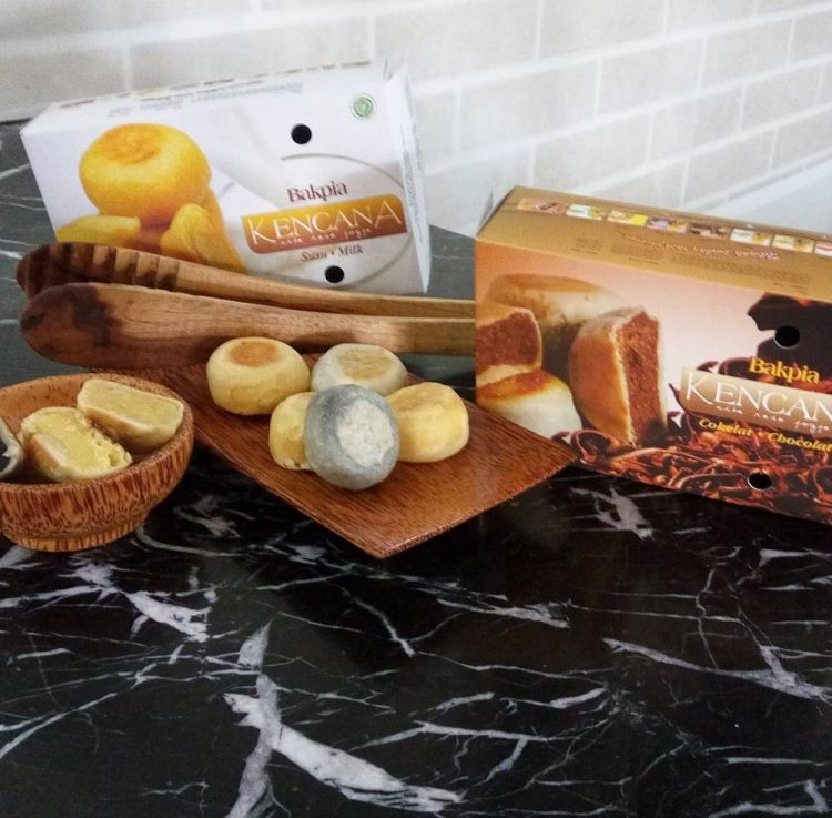 Bakpia Kencana, 1. Bakpia Mutiara Jogja, 2. Bakpia Pathok 25, 3. Bakpia Patuk 75, 4. Bakpia Kurnia Sari, 5. Bakpia Kemusuk 033, 6. Bakpiaku, 7. Bakpia Tugu Jogja, 8. Bakpia Juwara Satoe, 9. Bakpia Citra Premium, 10. Bakpia Kencana, 11. Bakpia Djava, 12. Bakpiapia, 13. Bakpia Kenes, 14. Bakpia Merlino, 15. Bakpia Soemadigdo