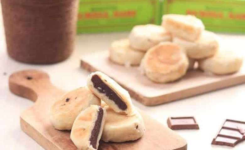 Bakpia Kurnia Sari, 1. Bakpia Mutiara Jogja, 2. Bakpia Pathok 25, 3. Bakpia Patuk 75, 4. Bakpia Kurnia Sari, 5. Bakpia Kemusuk 033, 6. Bakpiaku, 7. Bakpia Tugu Jogja, 8. Bakpia Juwara Satoe, 9. Bakpia Citra Premium, 10. Bakpia Kencana, 11. Bakpia Djava, 12. Bakpiapia, 13. Bakpia Kenes, 14. Bakpia Merlino, 15. Bakpia Soemadigdo