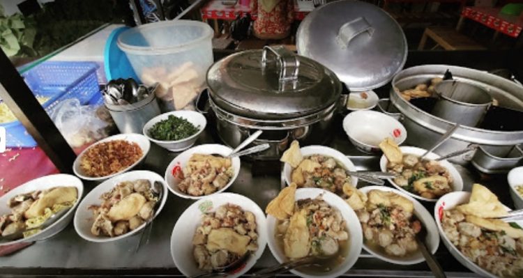 Bakso Mas Bay, 1. Mie Ayam Pangsit Jakarta Pak Yanto, 2. Mie Ayam & Bakso Morodadi Om Jimmy, 3. Bakso & Mie Ayam Petolo, 4. Mie Ayam Bakso Sareh, 5. Bakso & Mie Ayam Berkah, 6. Mie Ayam Pak To, 7. Warung Mie Ayam Bakso 55, 8. Mie Ayam & Bakso Pak Sutris, 9. Mie Ayam Pak Mo, 10. Bakso Super & Mie Ayam Bakar Dwi Manunggal, 11. Mie Ayam MARGO ROSO, 12. Mie Ayam Demangan, 13. Mie Ayam Pak Di, 14. Mie Ayam Bakso Pak Yat Ponorogo, 15. Mie Ayam dan Bakso Wonogiri Pak Sam, 16. Bakso Dan Mie Ayam Mas Fajar Wonogiri, 17. Bakso Mas Bay