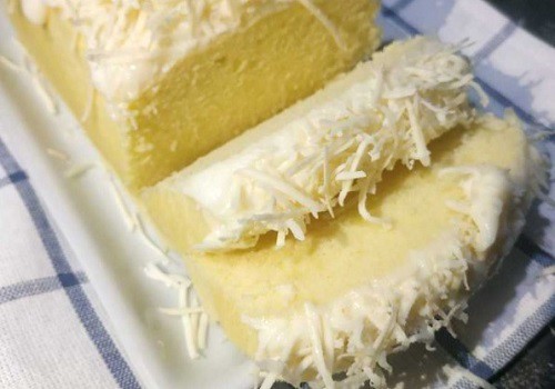 Bolu Susu Lembang, 1. Cimol, 2. Siomay, 3. Batagor, 4. Cilok, 5. Surabi Bandung, 6. Mie Kocok Bandung, 7. Peuyeum Bandung, 8. Kue Balok, 9. Pisang Bolen, 10. Bolu Susu Lembang, 11. Tahu Susu Lembang, 12. Martabak Bandung, 13. Perkedel Bondon, 14. Colenak, 15. Kue Bandros, 16. Combro, 17. Misro, 18. Gehu Jeletot, 19. Tempe Gila, 20. Bolu Bakar, 21. Wajit Cililin, 22. Gepuk, 23. Rujak Cireng, 24. Keripik Maicih, 25. Basreng, 26. Picnic Roll