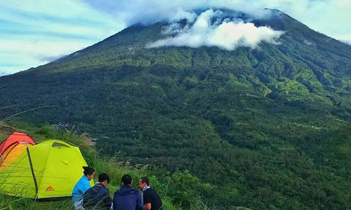 Bukit Cemara, 1. Bukit Amuk Bay menawarkan pemandangan hamparan pantai Amuk Bay, 2. Wanagiri Hidden Hills jangan sampai lepas dari bidikan kameramu!, 3. Bukit Belong menawarkan view persawahan yang bak permadani hijau, 4. Nyari Tempat asik untuk menenangkan diri di Bali? Ya… Bukit Putung, 5. Bukit Asah: spot kece untuk menikmati sunset dan camping, 6. Menikmati pesona pantai dari ketinggian di Bukit Guungan, 7. Bukit Campuhan asik juga nih buat jogging, 8. Masih di Bali? Jangan lupa mampir ke Bukit Batu Kursi, 9. Bukit Sari Songan, 10. Bukit Trunyan, 11. Bukit Panorama Lembongan, 12. Bukit Teletubies Kubutambahan, 13. Bukit Teletubbies Nusa Penida, 14. Bukit Tenganan, 16. Bukit Nampo, 17. Bukit Pemukuran, 18. Bukit Cinta Pinggan, 19. Bukit Medelen, 20. Bukit Lipang, 21. Twin Hill, 22. Bukit Demulih, 23. Bukit Mende, 24. Bukit Tamblang, 25. Bukit Cemara, 26. Bukit Jambul, 27. Bukit Indrakila, 28. Bukit Mencol, 29. Bukit Lemped, 30. Bukit Mangun, 31. Bukit Nunggul, 32. Bukit Abangan, 33. Bukit Padang Dalung, 34. Bukit Beratan, 35. Bukit Cinta Desa Gelumpang