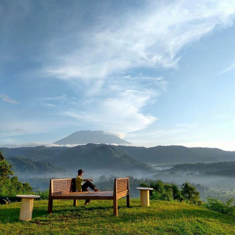 Bukit Indrakila, 1. Bukit Amuk Bay menawarkan pemandangan hamparan pantai Amuk Bay, 2. Wanagiri Hidden Hills jangan sampai lepas dari bidikan kameramu!, 3. Bukit Belong menawarkan view persawahan yang bak permadani hijau, 4. Nyari Tempat asik untuk menenangkan diri di Bali? Ya… Bukit Putung, 5. Bukit Asah: spot kece untuk menikmati sunset dan camping, 6. Menikmati pesona pantai dari ketinggian di Bukit Guungan, 7. Bukit Campuhan asik juga nih buat jogging, 8. Masih di Bali? Jangan lupa mampir ke Bukit Batu Kursi, 9. Bukit Sari Songan, 10. Bukit Trunyan, 11. Bukit Panorama Lembongan, 12. Bukit Teletubies Kubutambahan, 13. Bukit Teletubbies Nusa Penida, 14. Bukit Tenganan, 16. Bukit Nampo, 17. Bukit Pemukuran, 18. Bukit Cinta Pinggan, 19. Bukit Medelen, 20. Bukit Lipang, 21. Twin Hill, 22. Bukit Demulih, 23. Bukit Mende, 24. Bukit Tamblang, 25. Bukit Cemara, 26. Bukit Jambul, 27. Bukit Indrakila, 28. Bukit Mencol, 29. Bukit Lemped, 30. Bukit Mangun, 31. Bukit Nunggul, 32. Bukit Abangan, 33. Bukit Padang Dalung, 34. Bukit Beratan, 35. Bukit Cinta Desa Gelumpang
