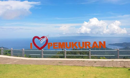Bukit Pemukuran, 1. Bukit Amuk Bay menawarkan pemandangan hamparan pantai Amuk Bay, 2. Wanagiri Hidden Hills jangan sampai lepas dari bidikan kameramu!, 3. Bukit Belong menawarkan view persawahan yang bak permadani hijau, 4. Nyari Tempat asik untuk menenangkan diri di Bali? Ya… Bukit Putung, 5. Bukit Asah: spot kece untuk menikmati sunset dan camping, 6. Menikmati pesona pantai dari ketinggian di Bukit Guungan, 7. Bukit Campuhan asik juga nih buat jogging, 8. Masih di Bali? Jangan lupa mampir ke Bukit Batu Kursi, 9. Bukit Sari Songan, 10. Bukit Trunyan, 11. Bukit Panorama Lembongan, 12. Bukit Teletubies Kubutambahan, 13. Bukit Teletubbies Nusa Penida, 14. Bukit Tenganan, 16. Bukit Nampo, 17. Bukit Pemukuran, 18. Bukit Cinta Pinggan, 19. Bukit Medelen, 20. Bukit Lipang, 21. Twin Hill, 22. Bukit Demulih, 23. Bukit Mende, 24. Bukit Tamblang, 25. Bukit Cemara, 26. Bukit Jambul, 27. Bukit Indrakila, 28. Bukit Mencol, 29. Bukit Lemped, 30. Bukit Mangun, 31. Bukit Nunggul, 32. Bukit Abangan, 33. Bukit Padang Dalung, 34. Bukit Beratan, 35. Bukit Cinta Desa Gelumpang